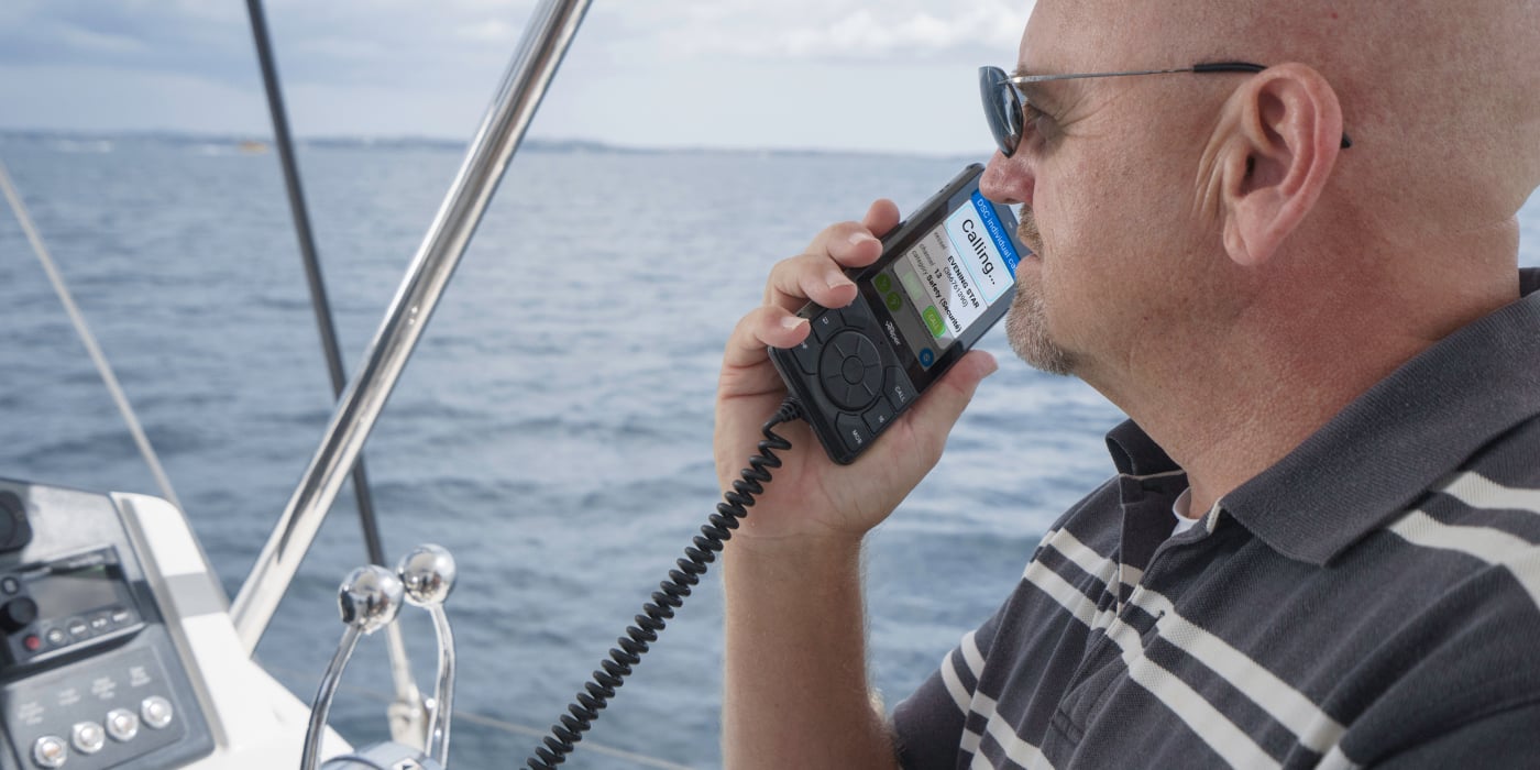 Garmin VHF 110 Marine Radio